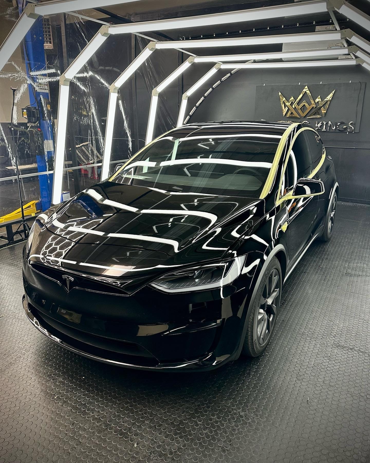 ariafilmsolutions_407763374_257928660308264_4556960069683998179_n Black tesla paint protection film